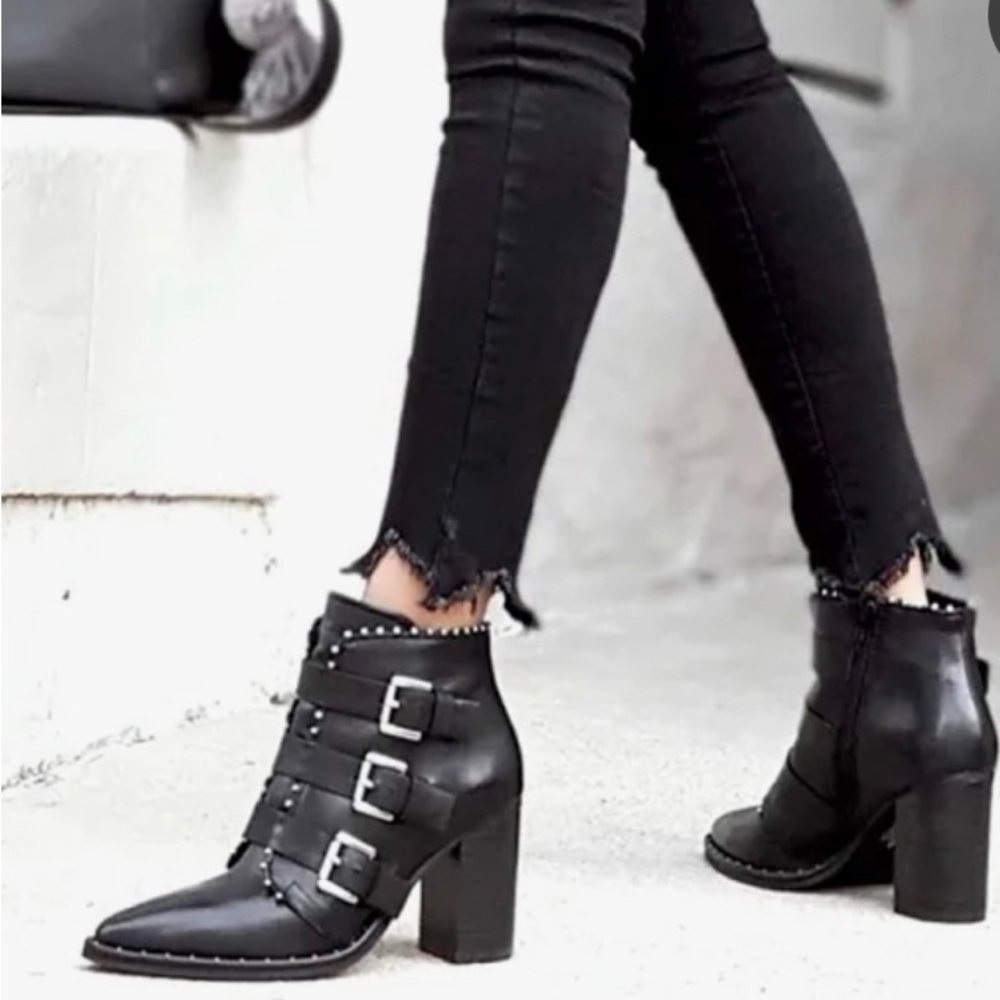 Steve Madden Black Leather Booties with Silver Stud Embellishments Sz 6.5
